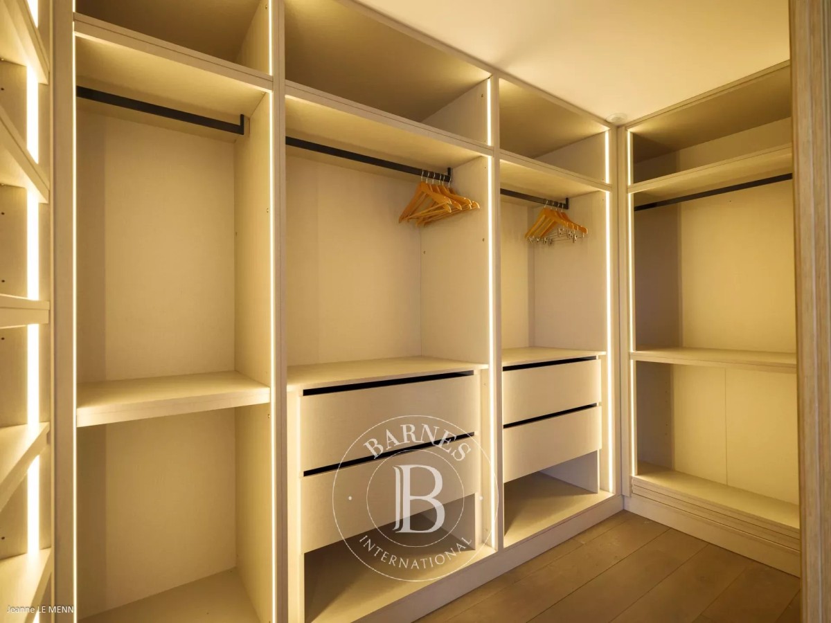 img-gallery