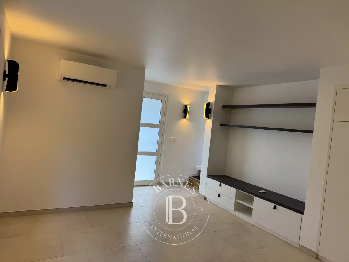 Newly build houses - picture 2