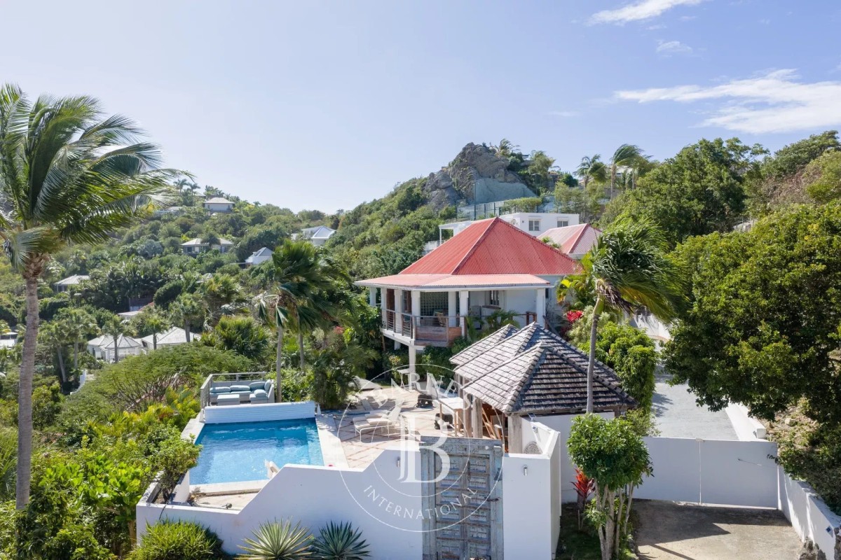 Villa in Colombier - picture 4