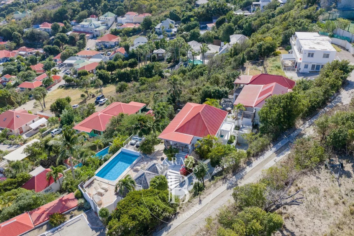 Villa in Colombier - picture 5