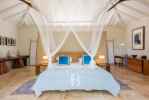 Large 5 rooms villa on Anse des Cayes's hillside - picture 13 title=